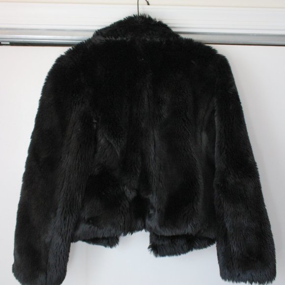đź–¤black faux fur jacket đź–¤ - Picture 2 of 5